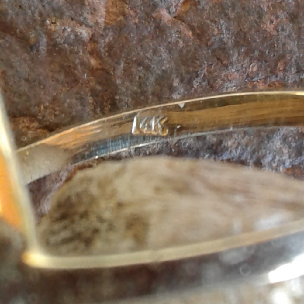 14k Solid Yellow Gold Heart Ring - image 4